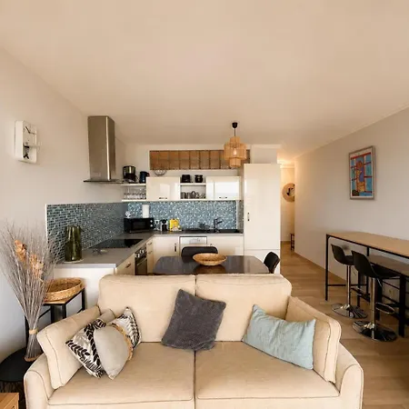 Center Bay T4 * Antibes