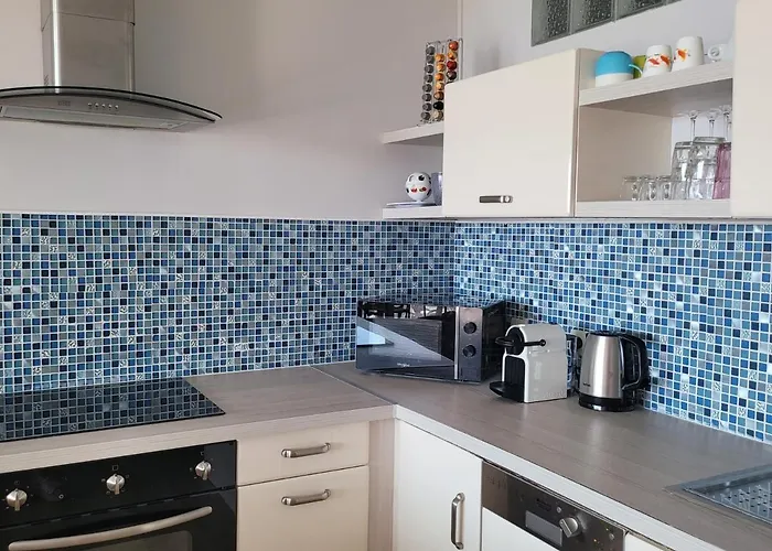 Center Bay T4 Антиб