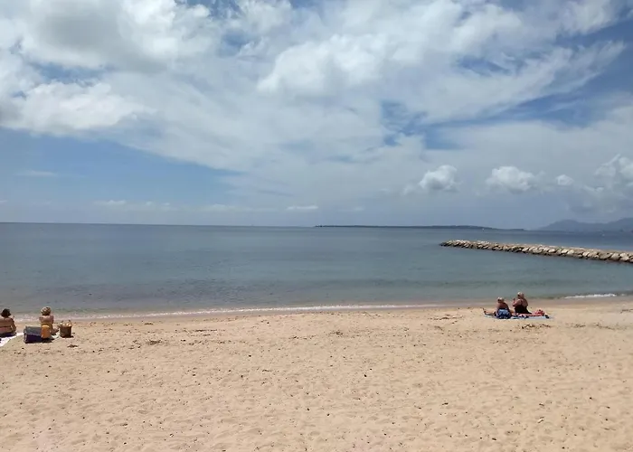 Center Bay T4 Антиб